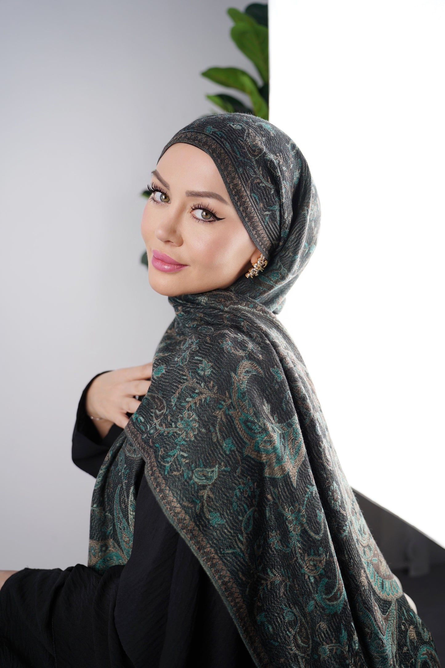 Pashmina Scarf - Jacquard Paisley - Emerald Black