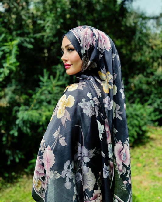 Floraler Schal - Schwarzrose