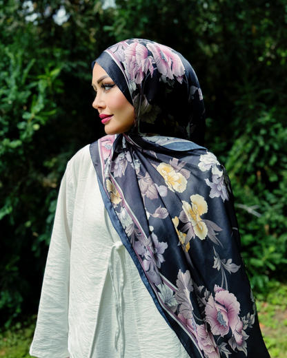 Floraler Schal - Schwarzrose