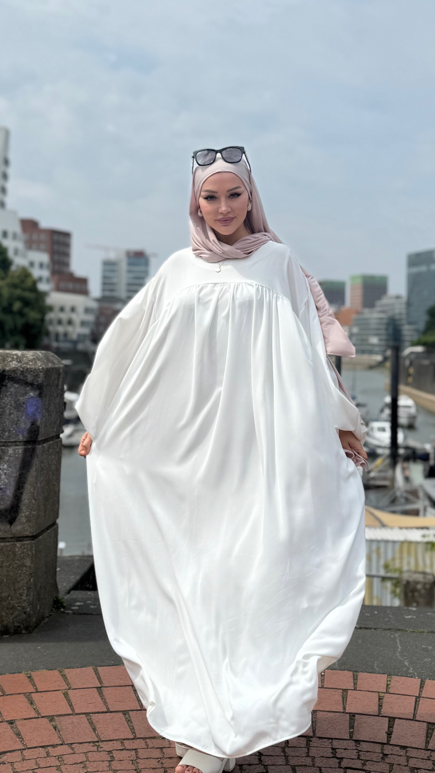 Lily Abaya - Weiß
