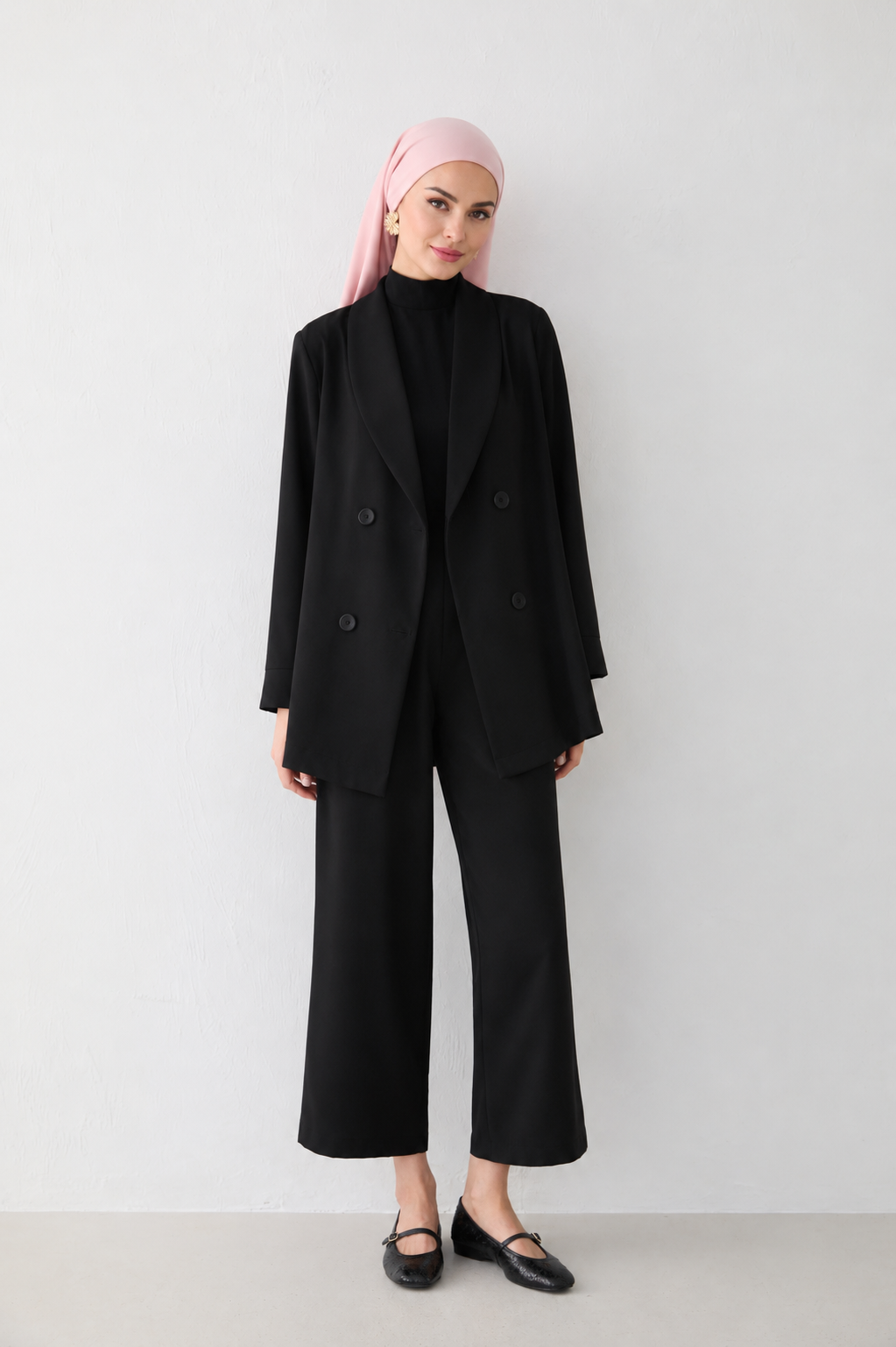 Crepe-Jumpsuit mit Jacke – Schwarz