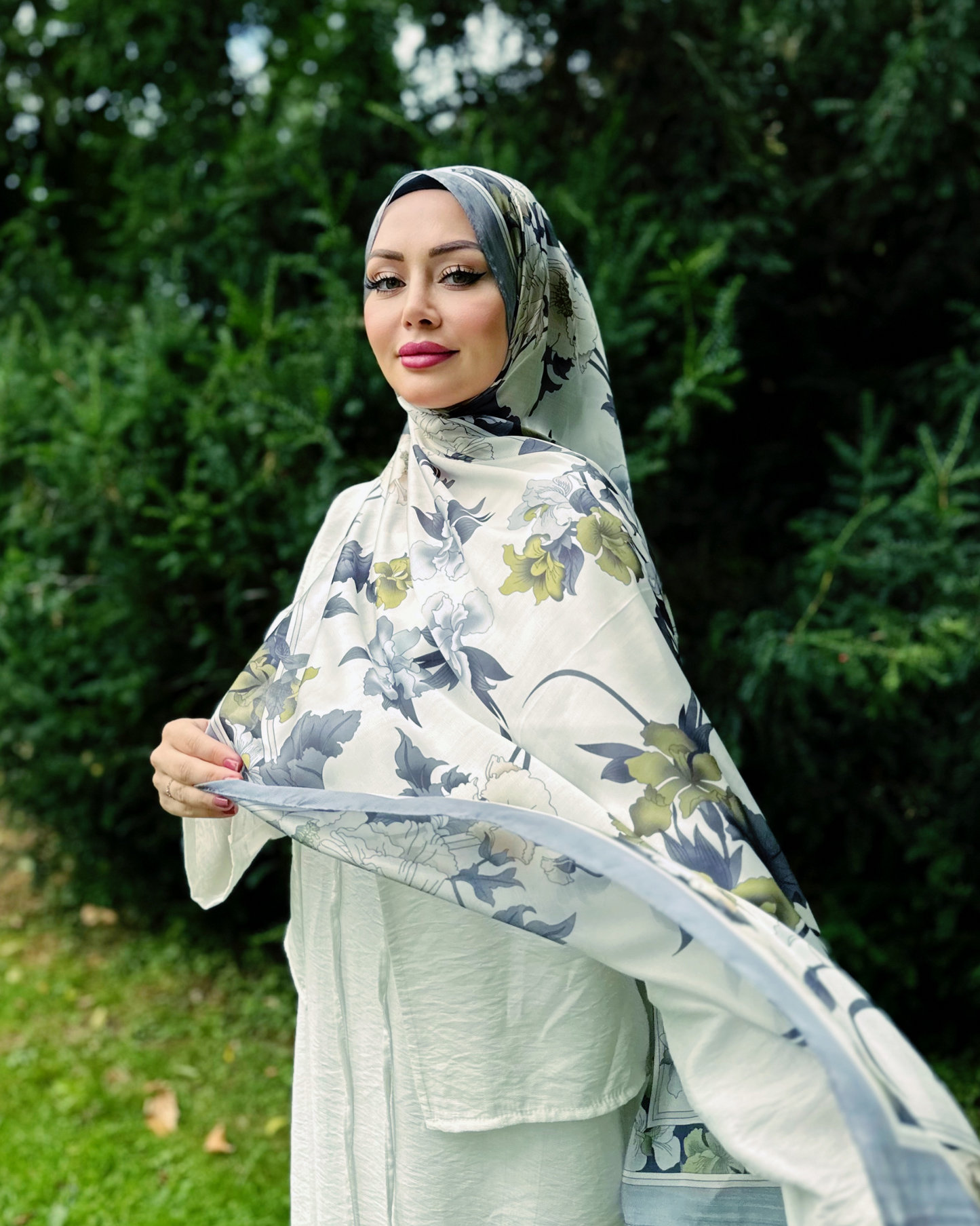 Floraler Schal - Zartgrau