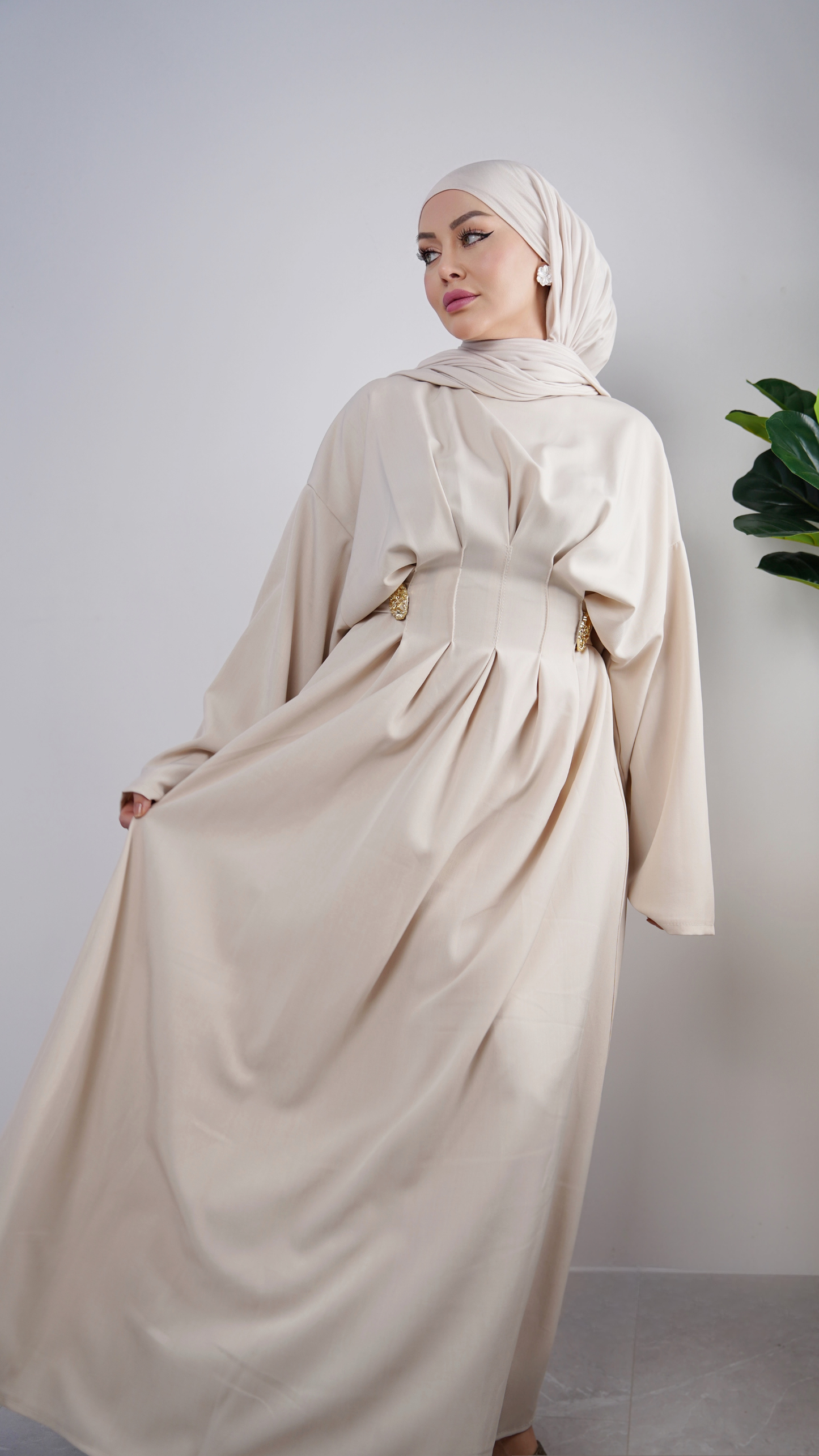 Luna Gold Kleid - Eleganz mit goldenen Details