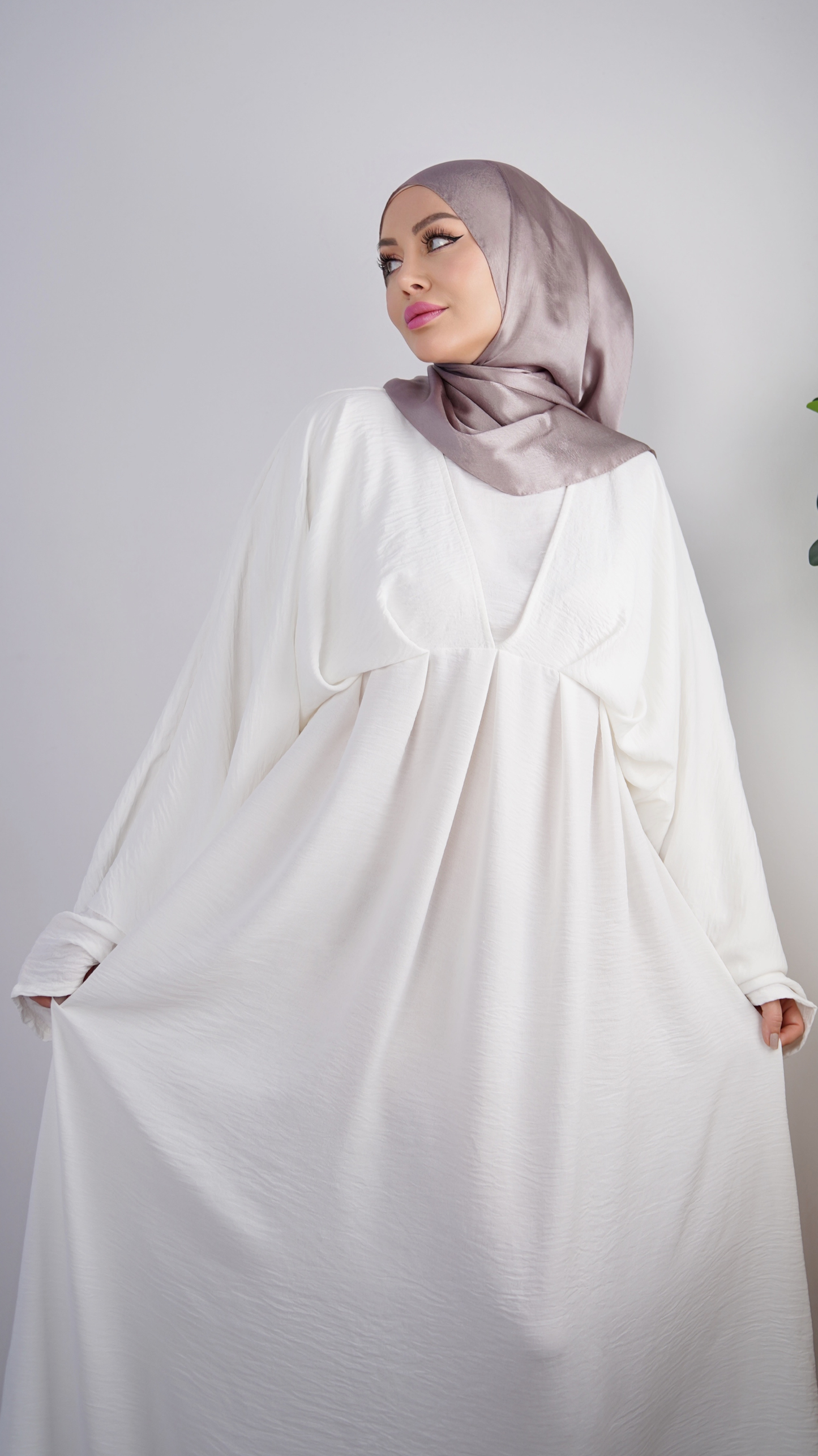 Maxi Abaya – Kleid mit elastischer Taille & Fledermausärmeln.